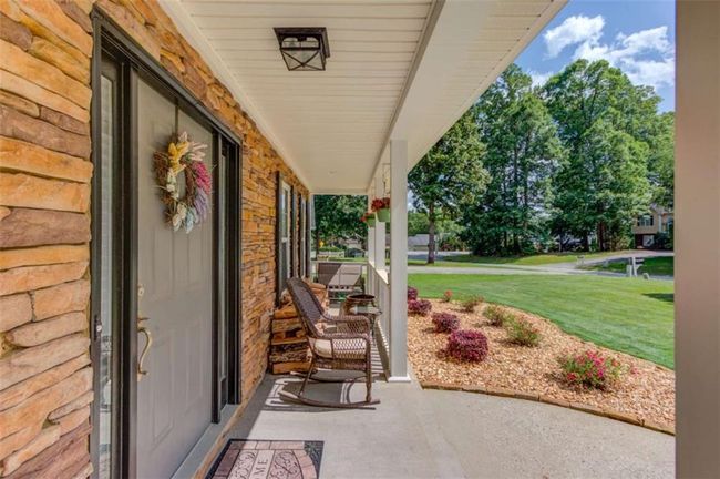 40 Legacy Dr, House other with 4 bedrooms, 3 bathrooms and null parking in Hoschton GA | Image 4