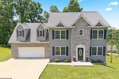 1405 Arcadia Dr, Fairmont, WV, 26554-9164 | Card Image