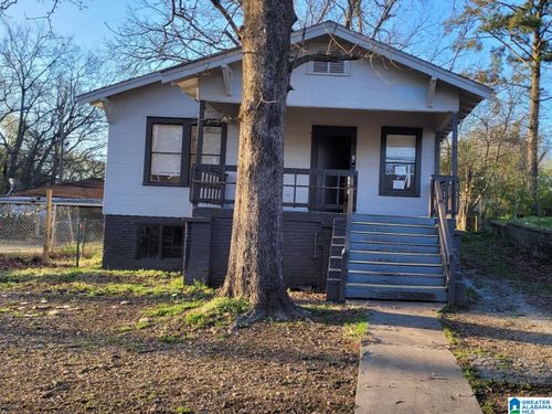 911 12th Ave, MIDFIELD, AL, 35228-3118 | Card Image