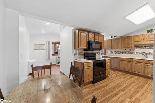 104 Sunland Ct, Forest City, IA, 50436-2216 | Card Image