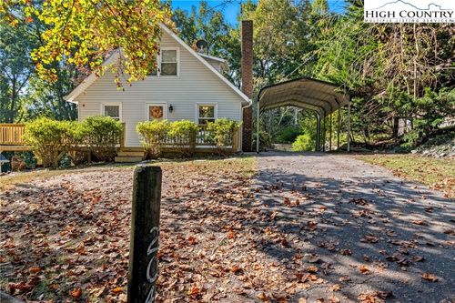 204 Hemlock Ln, Moravian Falls, NC, 28654-9637 | Card Image