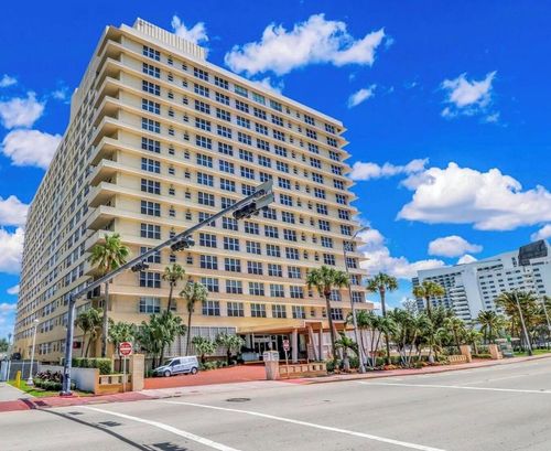 apt-305-4747 Collins Ave, Miami Beach, FL, 33140-3219 | Card Image