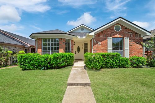 1019 Sanders Dr, Duncanville, TX, 75137-3572 | Card Image