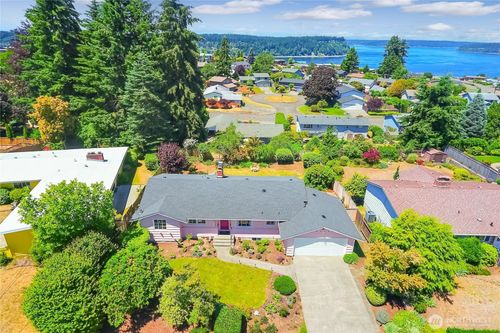 1754 N Narrows Dr, Tacoma, WA, 98406-1510 | Card Image