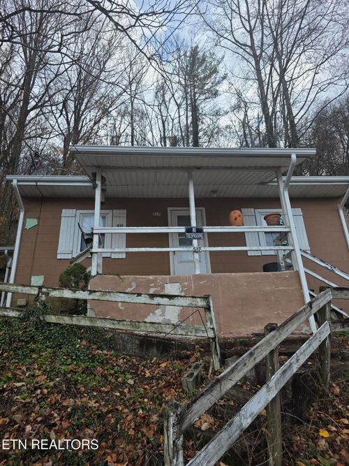 517 Cherry St, La Follette, TN, 37766-3477 | Card Image
