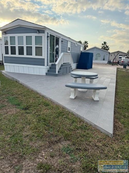 402 Sun Dial Cir, Port Isabel, TX, 78578 | Card Image