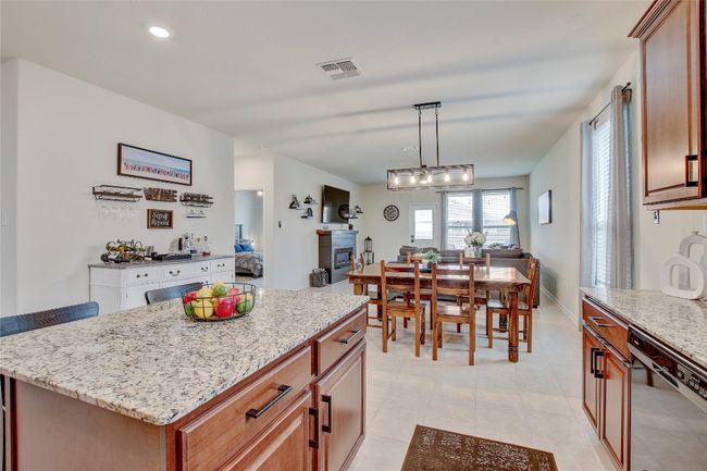 165 Pivot Dr, House other with 4 bedrooms, 3 bathrooms and null parking in Taylor TX | Image 16