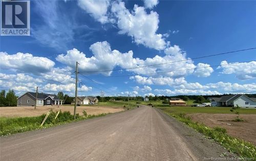 17 Golden St, Moncton, NB, E1G5T3 | Card Image