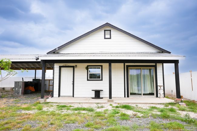 1087 E Fm 462, Home with 0 bedrooms, 0 bathrooms and null parking in Moore TX | Image 7