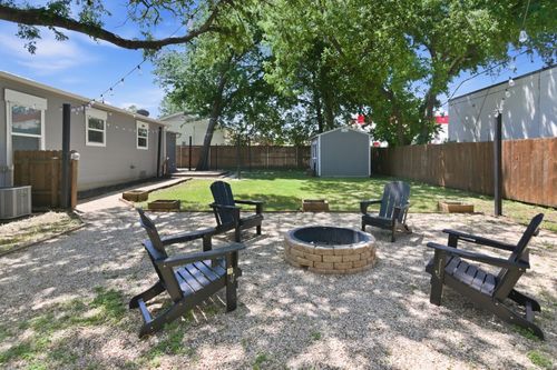 105 Ne Anderson St, Burleson, TX, 76028-4101 | Card Image