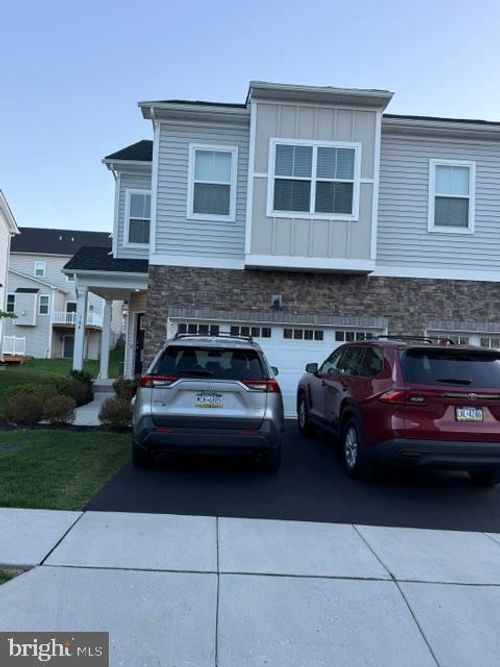 704 Peony Ln, SPRING CITY, PA, 19475-1410 | Card Image