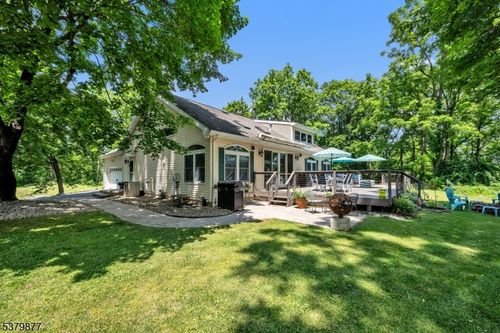 7 Old Farm Rd, Stewartsville, NJ, 08886-3109 | Card Image