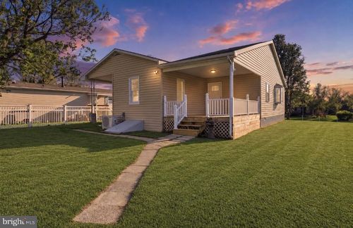 38 Stanley Dr, NEW OXFORD, PA, 17350-9456 | Card Image