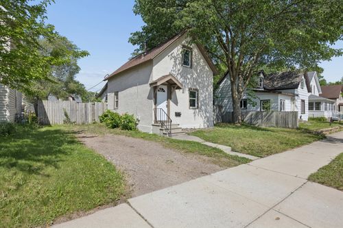 407 19 1/2 Ave N, Saint Cloud, MN, 56303-3824 | Card Image
