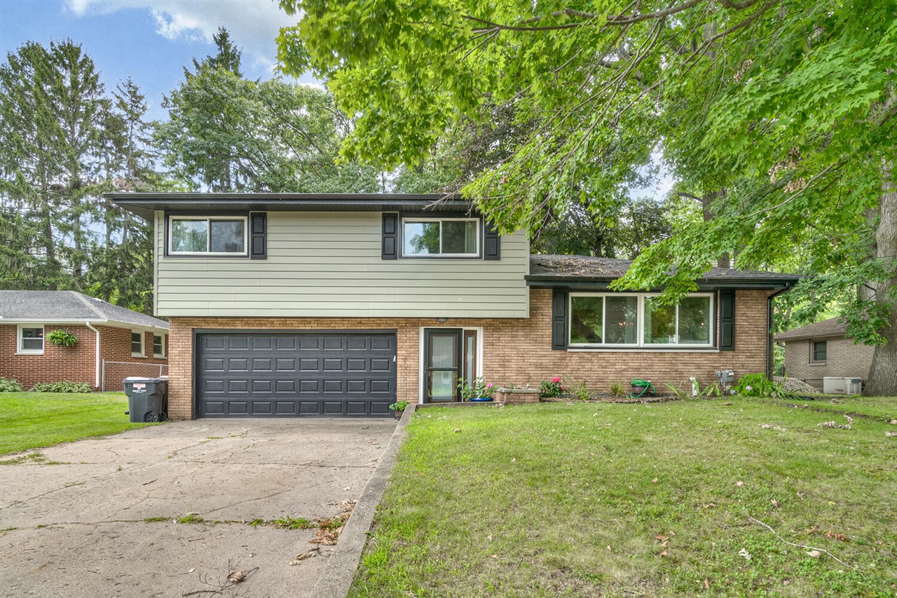 Helen Ave, Portage, MI 49002