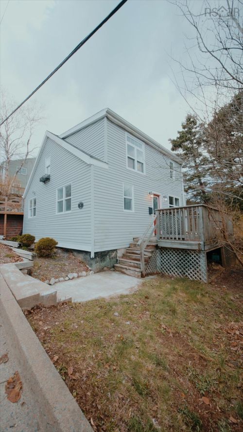 9 Maplewood Dr, Halifax, NS, B3N1C4 | Card Image