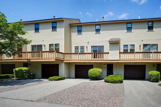 155 - 155 Apache Way, Condo with 2 bedrooms, 2 bathrooms and 2 parking in Tewksbury MA | Image 4