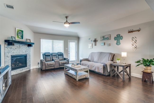 2085 Avondown Rd, House other with 3 bedrooms, 2 bathrooms and null parking in Forney TX | Image 12