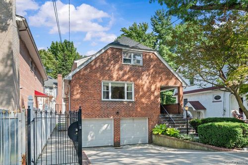 3132 Fairfield Ave, Bronx, NY, 10463-3202 | Card Image