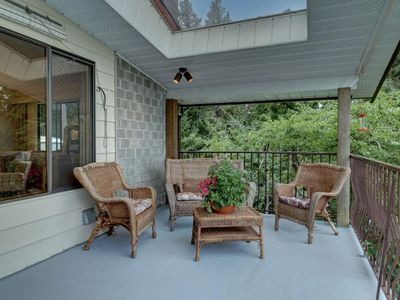 5446 Wakefield Rd, House other with 3 bedrooms, 3 bathrooms and 4 parking in Sechelt BC | Image 2