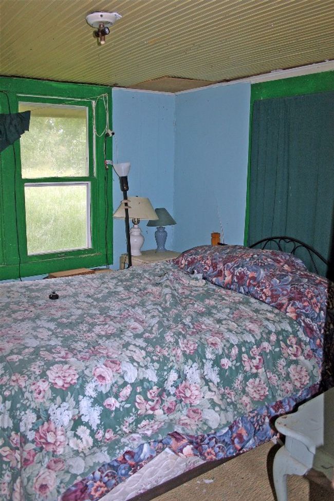 View of bedroom | Image 25