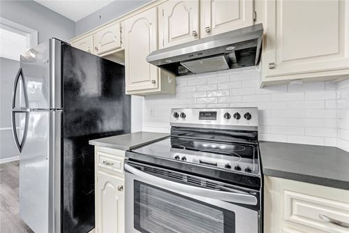 32 Mellor Ln, Bella Vista, AR, 72715-8139 | Card Image