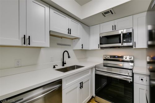 unit-c-5701 Smoke Ranch Rd, Las Vegas, NV, 89108-3735 | Card Image