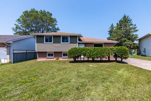 692 Johnston Cres, Kincardine, ON, N2Z1S4 | Card Image