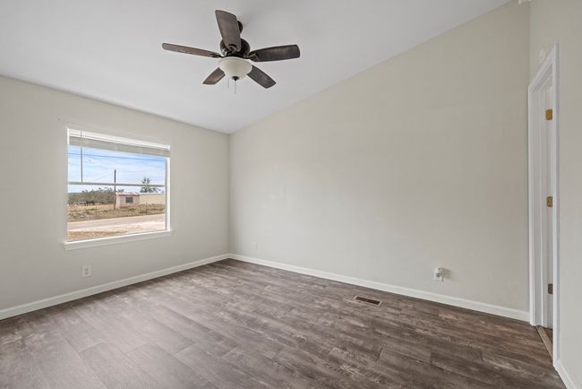 108 Gammenthaler Ln, House other with 3 bedrooms, 2 bathrooms and 1 parking in Harper TX | Image 9