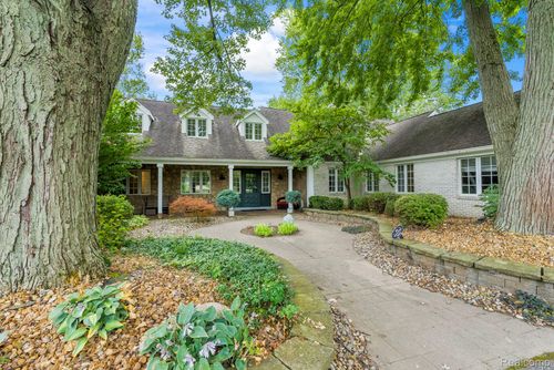 3215 Edgevale Dr, Lambertville, MI, 48144-9734 | Card Image