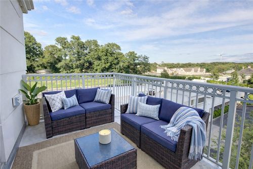 406-1 Tower Dr, Portsmouth, RI, 02871-1635 | Card Image