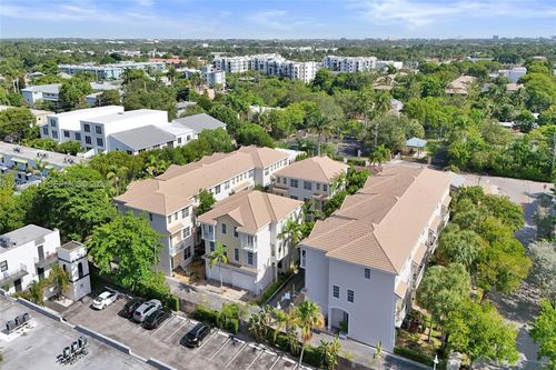 2726 Old Florida Trl, Wilton Manors, FL, 33334-2627 | Card Image