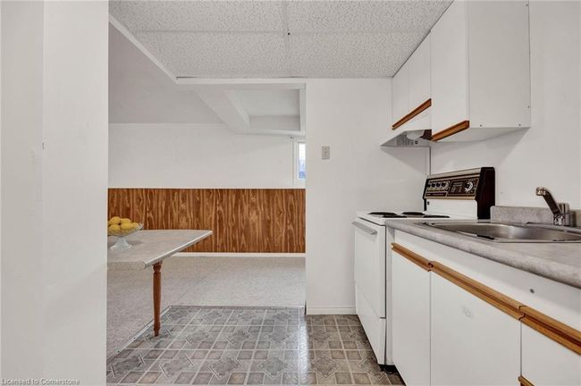 204 Nomad Crt, House other with 4 bedrooms, 2 bathrooms and 4 parking in Kitchener ON | Image 22
