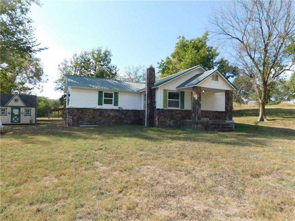 Bredehoeft Rd, Gentry, AR 72734