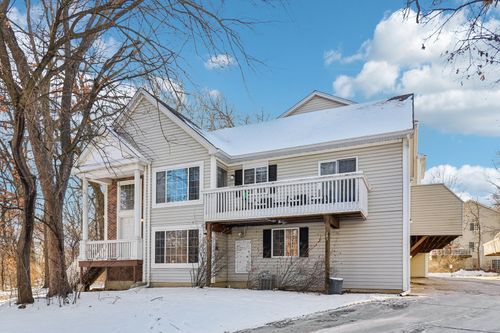 241 Whispering Oaks Ln, Round Lake, IL, 60073-3582 | Card Image