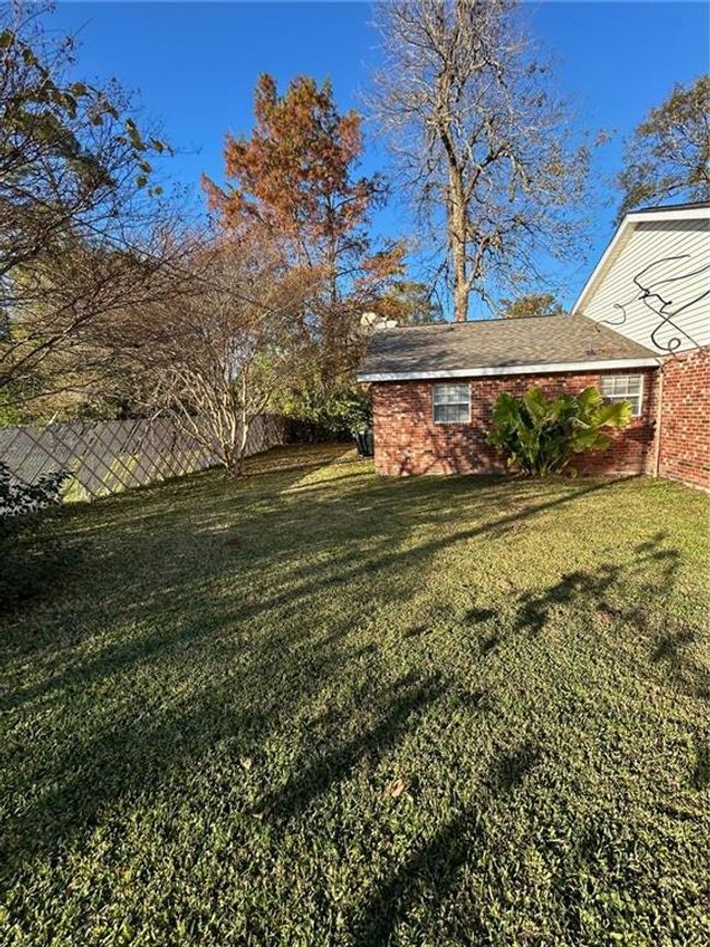211 N Walnut St, House other with 3 bedrooms, 2 bathrooms and null parking in Opelousas LA | Image 15