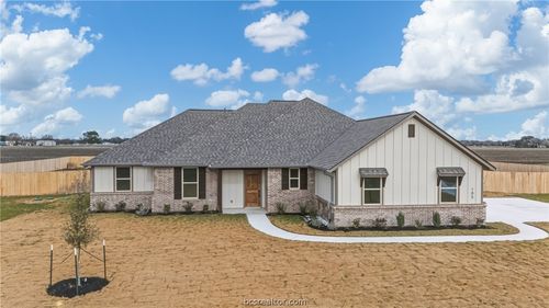 105 Court Side Dr, Snook, TX, 77878 | Card Image