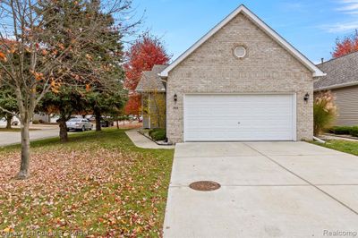 1219 Nature View Boulevard, Condo with 2 bedrooms, 2 bathrooms and null parking in Davison Twp MI | Image 1