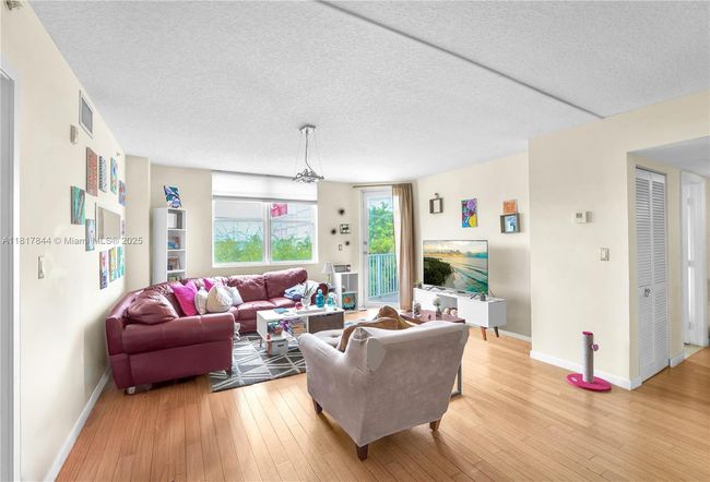APT-304 - 1555 N Treasure Dr, Condo with 2 bedrooms, 2 bathrooms and null parking in North Bay Village FL | Image 10