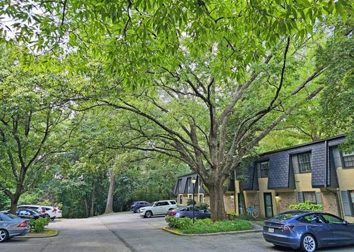 226 Triumph Dr Nw, Atlanta, GA, 30327-1085 | Card Image