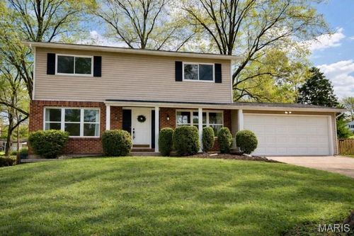 1208 Miremont Dr, Manchester, MO, 63011-4320 | Card Image