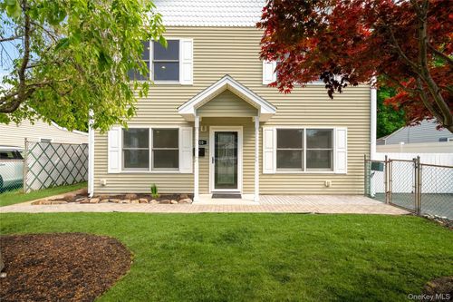 10 Kwiecinski St, West Haverstraw, NY, 10993-1411 | Card Image