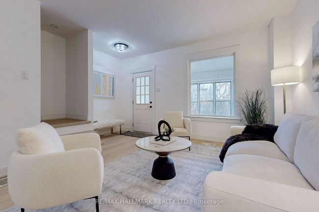 9 Newman Ave, House other with 4 bedrooms, 2 bathrooms and 1 parking in East York ON | Image 6