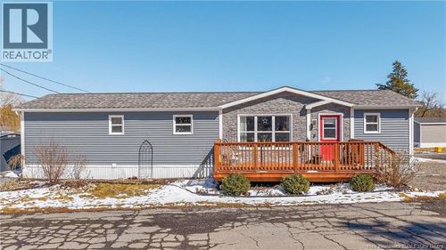 2 Wildwood St, St. Stephen, NB, E3L2Z5 | Card Image