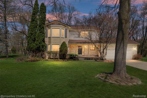 7514 Olde Sturbridge Trl, Clarkston, MI, 48348-4610 | Card Image