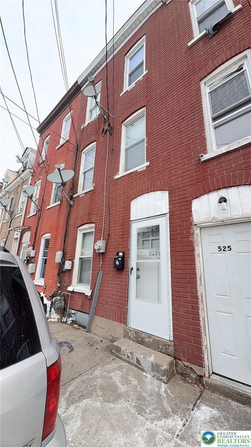 525 Elliger St, Allentown, PA, 18102-2559 | Card Image