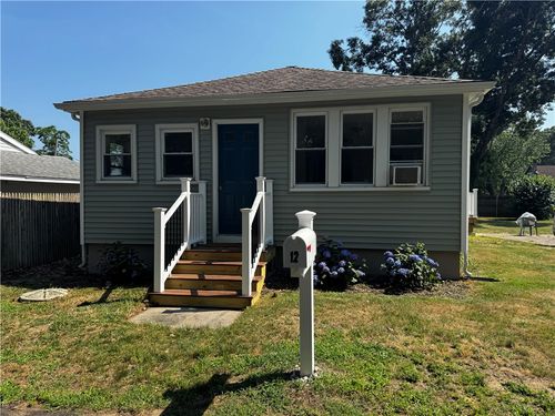 12 Hunter St, Warwick, RI, 02889-9314 | Card Image