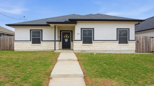 728 Crestview, Floresville, TX, 78114-1653 | Card Image