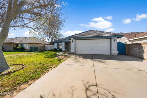 736 E Avenue J6, Lancaster, CA, 93535-1221 | Card Image