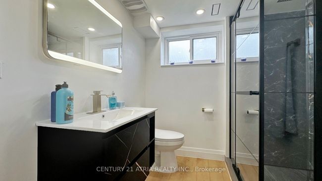 24 Collins Cres, House other with 5 bedrooms, 3 bathrooms and 6 parking in Aurora ON | Image 32